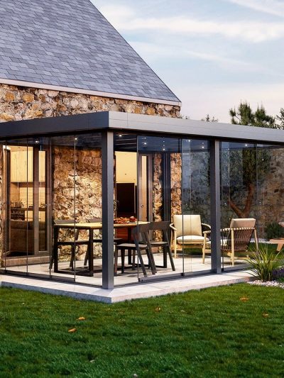 Pergola aluminium toit verre  - KOMODO adossée